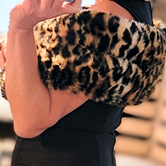 Elegant faux fur thick scarf - Picture 6 of 16